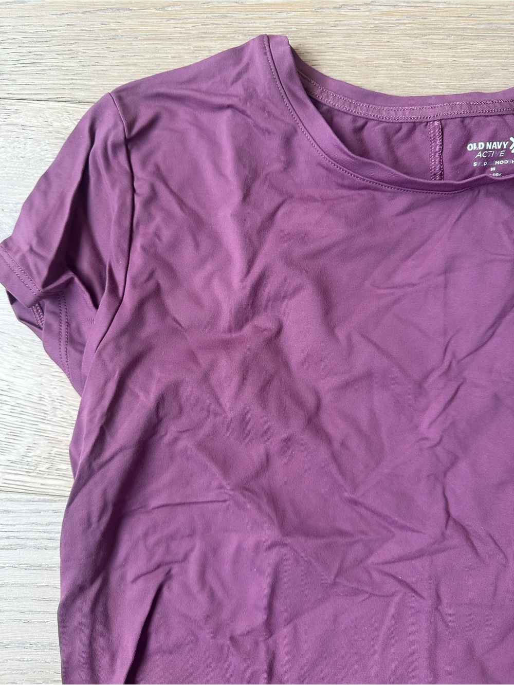 Old Navy StudioSmooth Short-Sleeve Base Layer Top Burgundy M - Picture 2 of 3